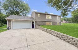1416 Ridgeview Drive, Montevideo, MN 56265