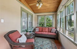 2761 Zenith Avenue N, Robbinsdale, MN 55422