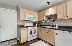 2529 Pine Drive, Wixom, MI 48393