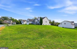 22 PATAPSCO Circle, FALLING WATERS, WV 25419