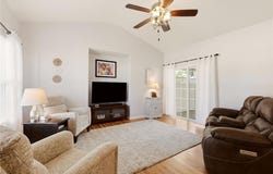 1890 Fall Creek Drive, Tonganoxie, KS 66086