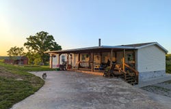 27196 Farm Road 2120, Cape Fair, MO 65624