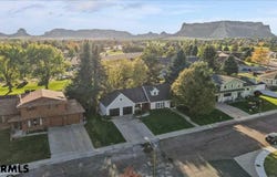 2445 VALENCIA DR, Gering, NE 69341