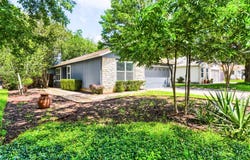 9616 Holly Springs Dr, Austin, TX 78748