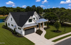 322 E Wayfinder Lane, Hampstead, NC 28443