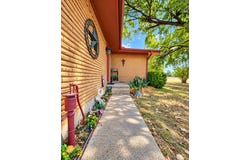800 Kerry Lane, Azle, TX 76020
