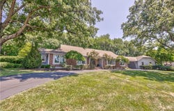 9853 Rosewood Drive, Overland Park, KS 66207