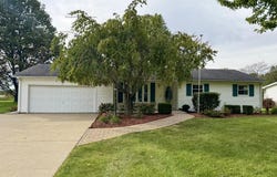 3076 Oak Dr, Bucyrus, OH 44820