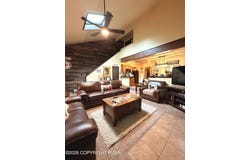 16 Ski Side Drive, Tannersville, PA 18372