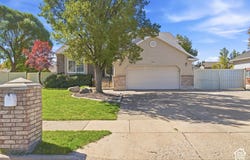 943 MEADOWLARK Ln, West Bountiful, UT 84087