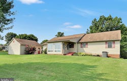306 CHESTNUT Street, RICHLAND, PA 17087