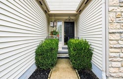 1851 Winding Hollow Drive, Grove City, OH 43123