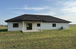 106 Caleb Ct, Parker, SD 57053