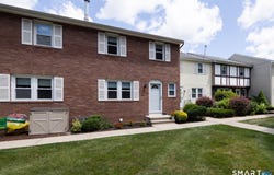 24 E Gate Lane, Hamden, CT 06514