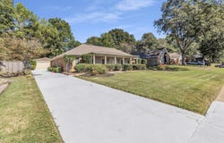 8600 EDNEY RIDGE Dr, Memphis, TN 38016