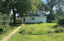 720 Eads Ave., Hebron, NE 68370