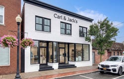 2 Ponquogue, Hampton Bays, NY 11946