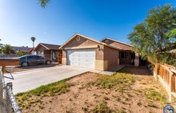 542 W Holt Ave, El Centro, CA 92243