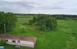 10211 Leander Road, Angora, MN 55703