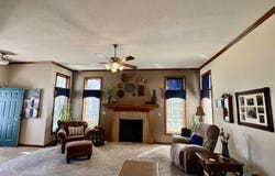 3339 SW Mariposa PL, Topeka, KS 66614