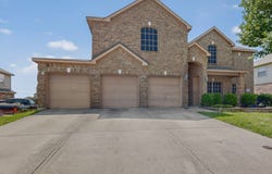 914 Hidden Lakes Drive, Cedar Hill, TX 75104