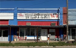 204 E Gassaway Ave, Lott, TX 76656