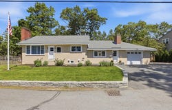 8 Maple Rd, Westford, MA 01886