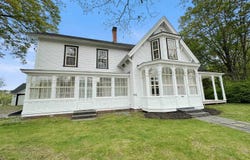 2 Pine Street, Windsor, VT 05089