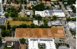 960 SW 7 St, Miami, FL 33130
