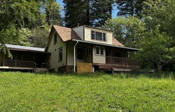 88894 3RD St, Swisshome, OR 97480
