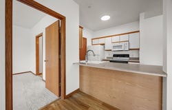 250 Cimarron Drive, Hiawatha, IA 52233