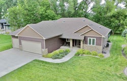 875 E Sawgrass Trail, Dakota Dunes, SD 57049