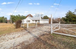 600 Co Rd 203, Walnut, MS 38683