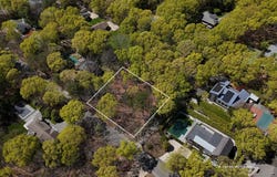 32 Wheelock Walk, East Hampton, NY 11937