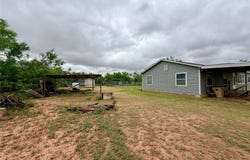 649 Mccartney Lane, Tye, TX 79563