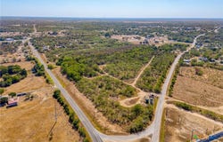 N Hackberry Avenue, Luling, TX 78648