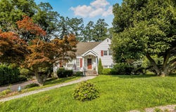33 Dexter Road, Yonkers, NY 10710