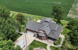 1701 E 17 Road, Aurora, NE 68818