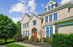 11040 HEATHLAND Drive, OAKTON, VA 22124