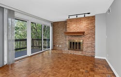 5542 E Lake Drive, Lisle, IL 60532