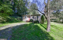 892 DRAGER Road, COLUMBIA, PA 17512