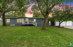 502 N Vandemark Ave, Hartford, SD 57033