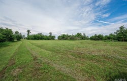 9 Halyon Estates, Perry, MO 63462