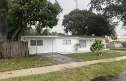 6901 Thomas St, Hollywood, FL 33024