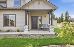 8533 N Avalanche Ln, Hayden, ID 83835