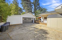 910 S Lake St, Colfax, WA 99111