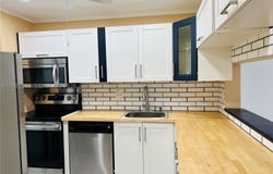 8000 Fairview Dr, Tamarac, FL 33321
