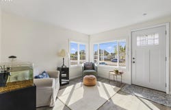 390 S 7TH St, StHelens, OR 97051