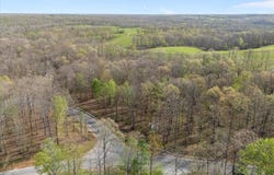 Ridgewood Dr, Mc Ewen, TN 37101