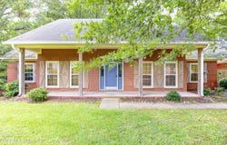 6003 Queens Point, Vicksburg, MS 39180